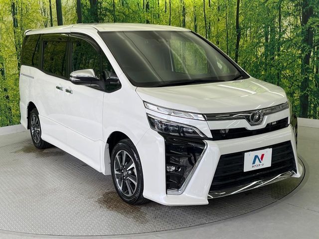 TOYOTA VOXY 2018 Image 31