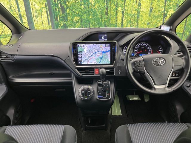 TOYOTA VOXY 2015 Image 31