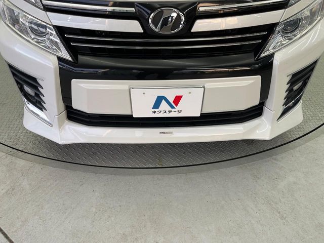 TOYOTA VOXY 2015 Image 31