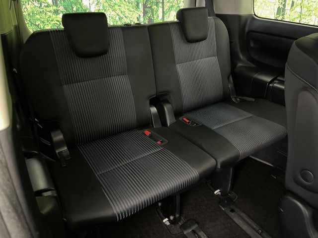 TOYOTA VOXY 2015 Image 31