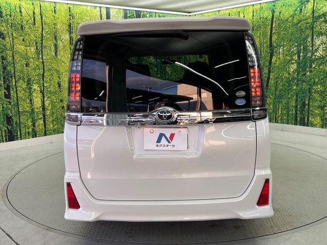 TOYOTA VOXY 2015 Image 31