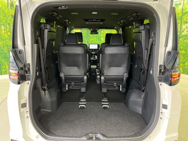 TOYOTA VOXY 2024 Image 31