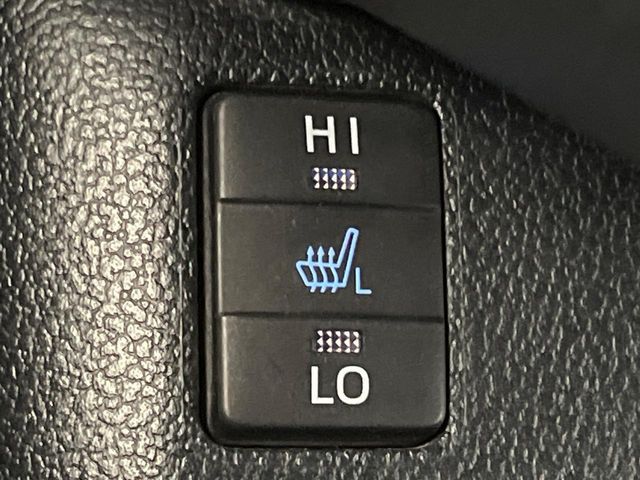 TOYOTA PRIUS PHV 2017 Image 31