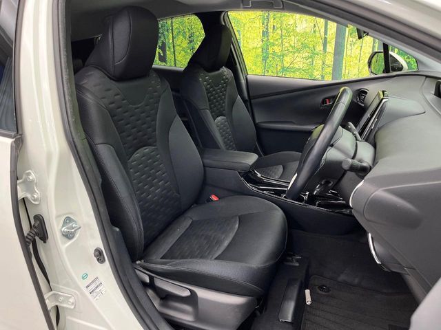 TOYOTA PRIUS PHV 2017 Image 31