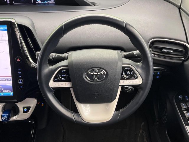 TOYOTA PRIUS PHV 2017 Image 31