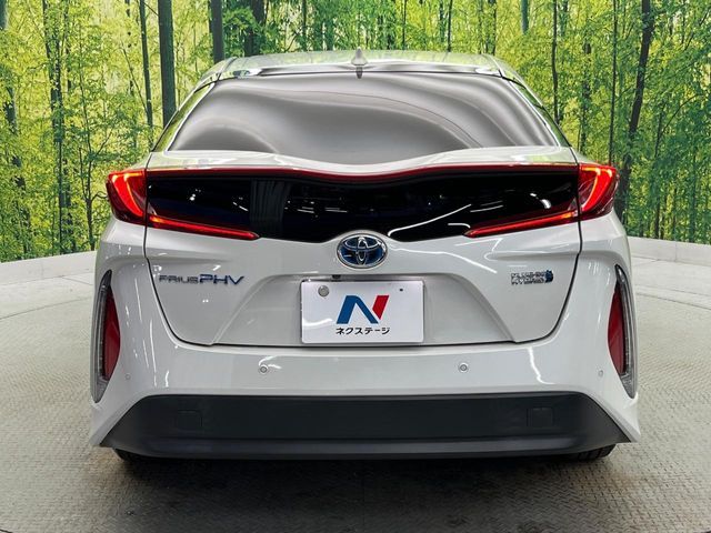 TOYOTA PRIUS PHV 2017 Image 31