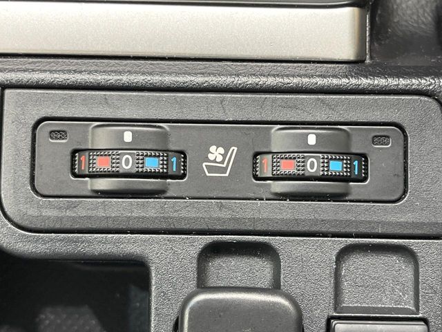 TOYOTA LANDCRUISER PRADO 2023 Image 31