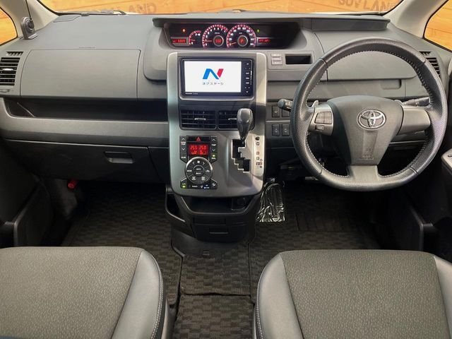 TOYOTA VOXY 4WD 2013 Image 31