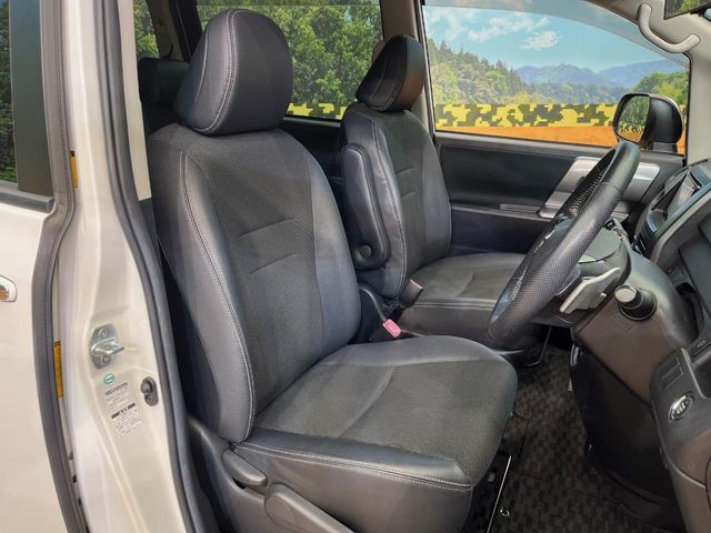 TOYOTA VOXY 4WD 2013 Image 31