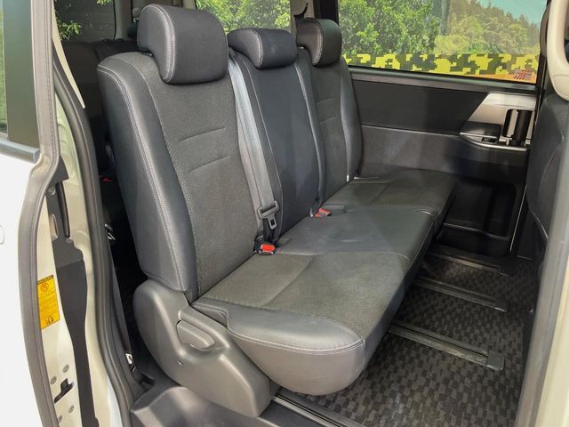 TOYOTA VOXY 4WD 2013 Image 31