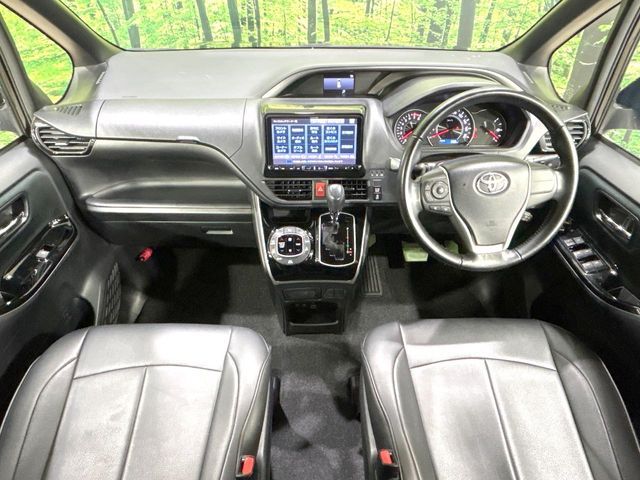 TOYOTA VOXY 2018 Image 31
