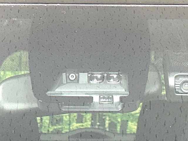 TOYOTA VOXY 2018 Image 31