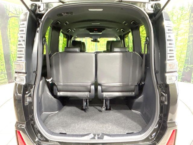 TOYOTA VOXY 2018 Image 31