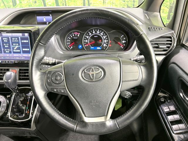 TOYOTA VOXY 2018 Image 31