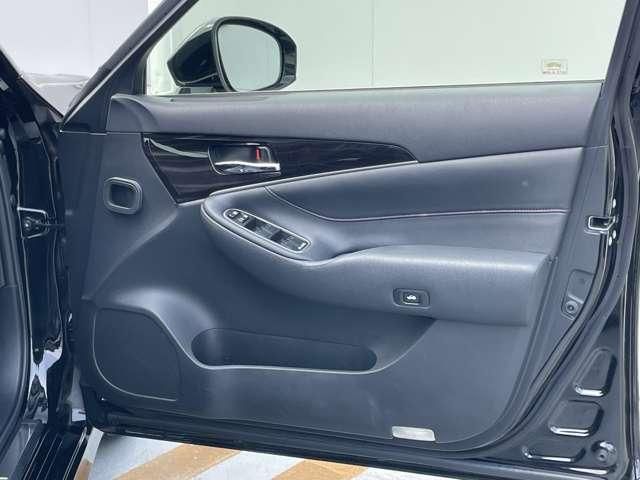 TOYOTA CROWN SEDAN 2016 Image 31