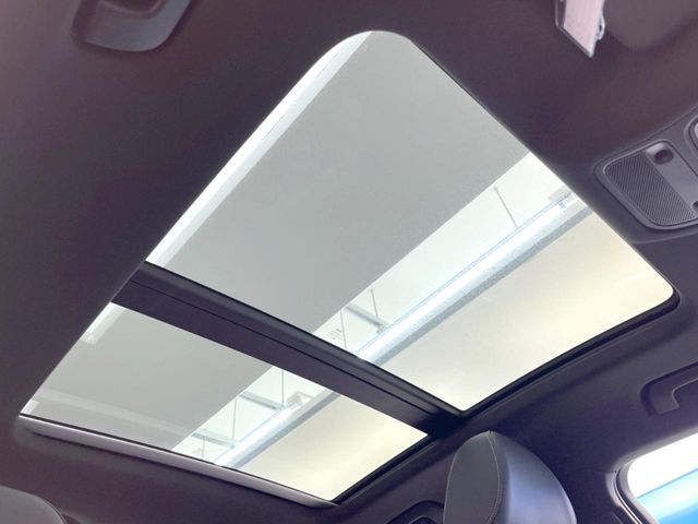 AUDI RS Q3 2016 Image 31