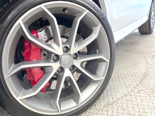 AUDI RS Q3 2016 Image 31