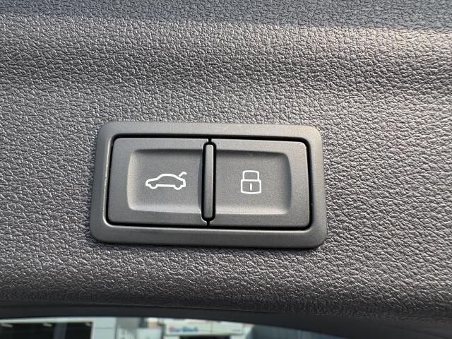 AUDI A6 AVANT 2023 Image 31