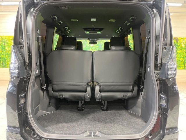 TOYOTA VOXY HYBRID 2023 Image 31