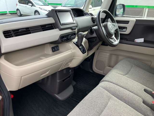 HONDA N BOX 2017 Image 31