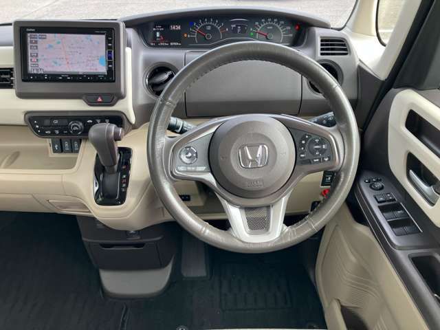 HONDA N BOX 2017 Image 31