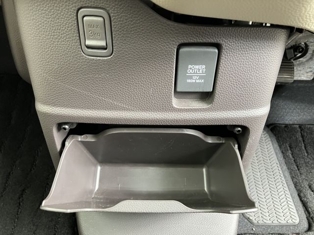 HONDA N BOX 2017 Image 31