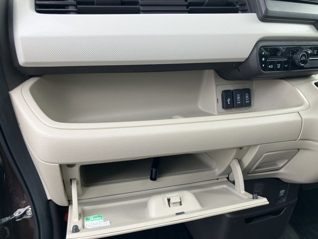 HONDA N BOX 2017 Image 31