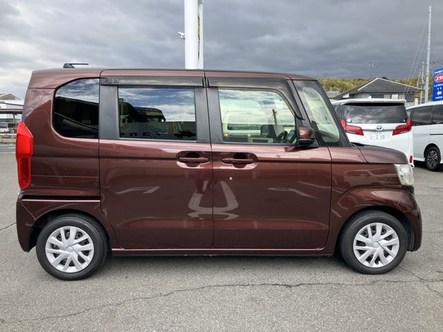 HONDA N BOX 2017 Image 31
