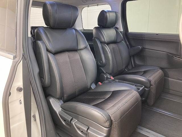 NISSAN ELGRAND 2015 Image 31