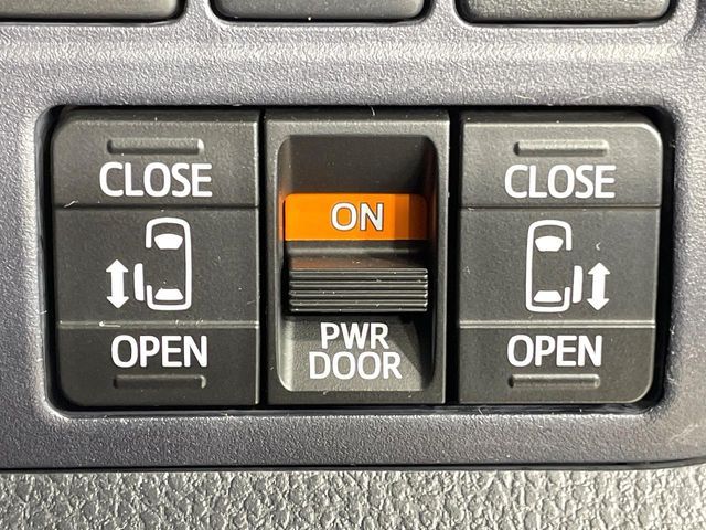 TOYOTA VOXY 2015 Image 31