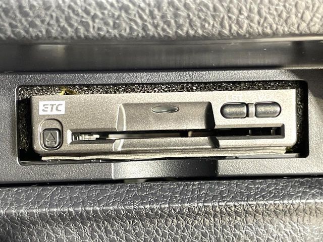 TOYOTA VOXY 2015 Image 31