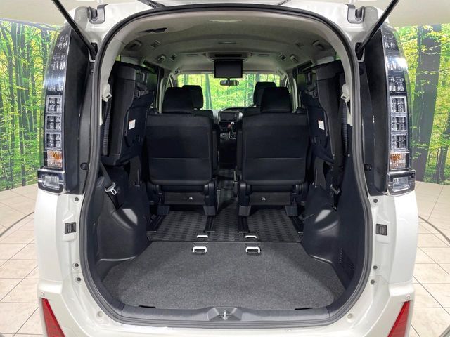 TOYOTA VOXY 2015 Image 31