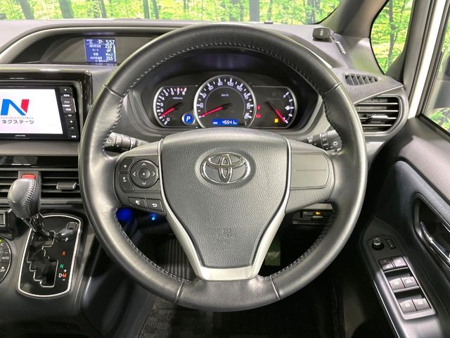 TOYOTA VOXY 2015 Image 31