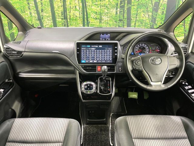 TOYOTA VOXY 2018 Image 31