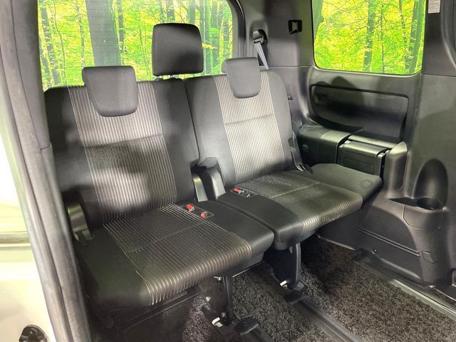 TOYOTA VOXY 2018 Image 31