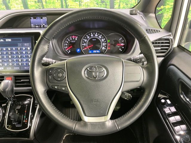 TOYOTA VOXY 2018 Image 31