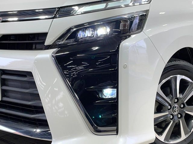 TOYOTA VOXY 2018 Image 31