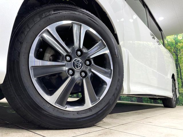 TOYOTA VOXY 2018 Image 31