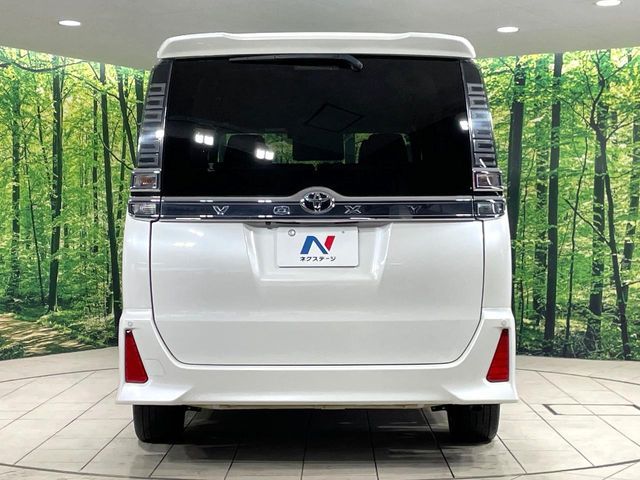TOYOTA VOXY 2018 Image 31