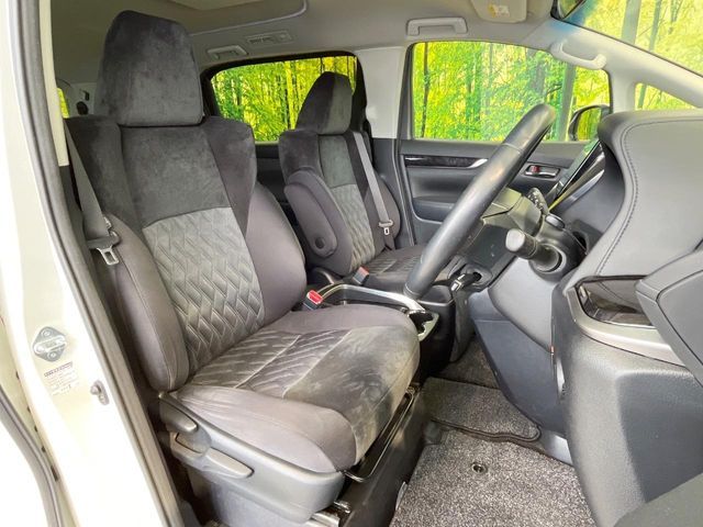 TOYOTA ALPHARD 2018 Image 31