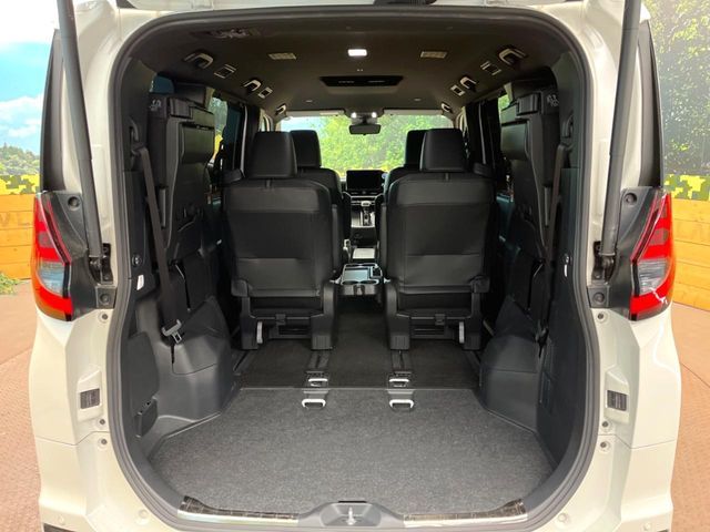 TOYOTA NOAH HYBRID 2022 Image 31