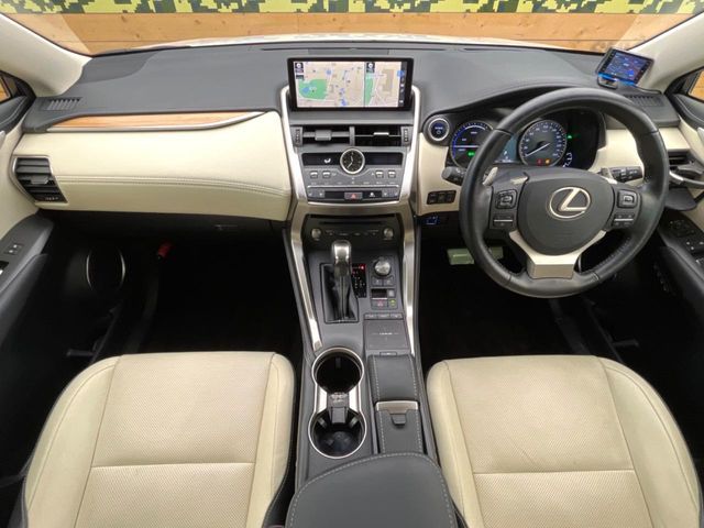 TOYOTA LEXUS NX300H 2017 Image 31