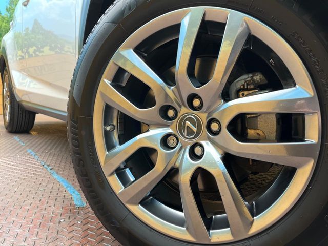 TOYOTA LEXUS NX300H 2017 Image 31