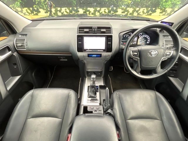 TOYOTA LANDCRUISER PRADO 2023 Image 31