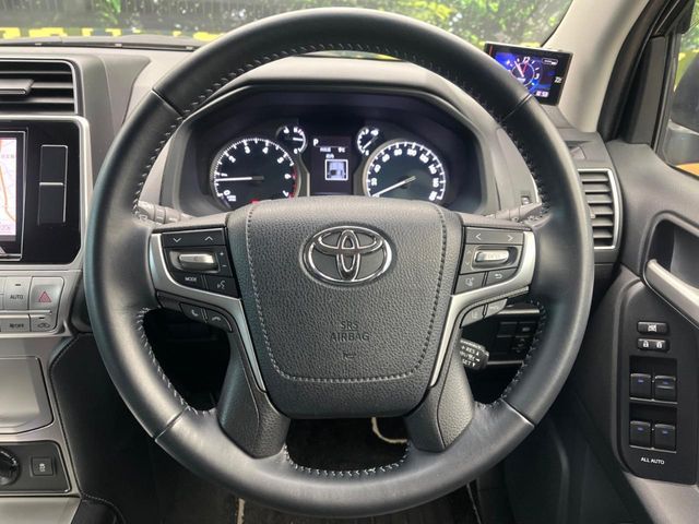 TOYOTA LANDCRUISER PRADO 2023 Image 31