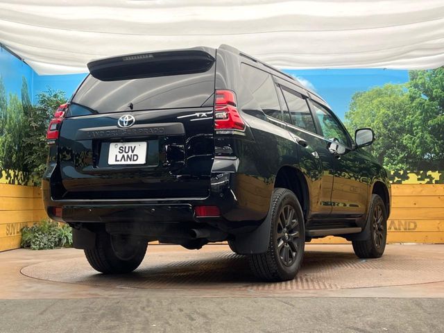TOYOTA LANDCRUISER PRADO 2023 Image 31