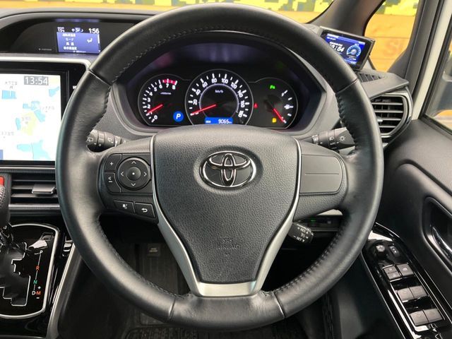 TOYOTA VOXY 2021 Image 31