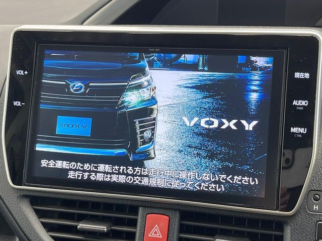 TOYOTA VOXY HYBRID 2017 Image 31
