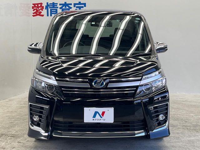 TOYOTA VOXY HYBRID 2017 Image 31