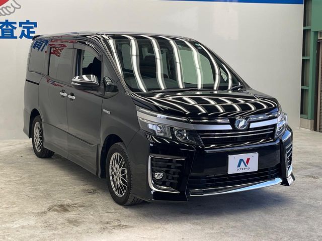 TOYOTA VOXY HYBRID 2017 Image 31